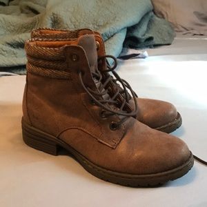 Women's boots